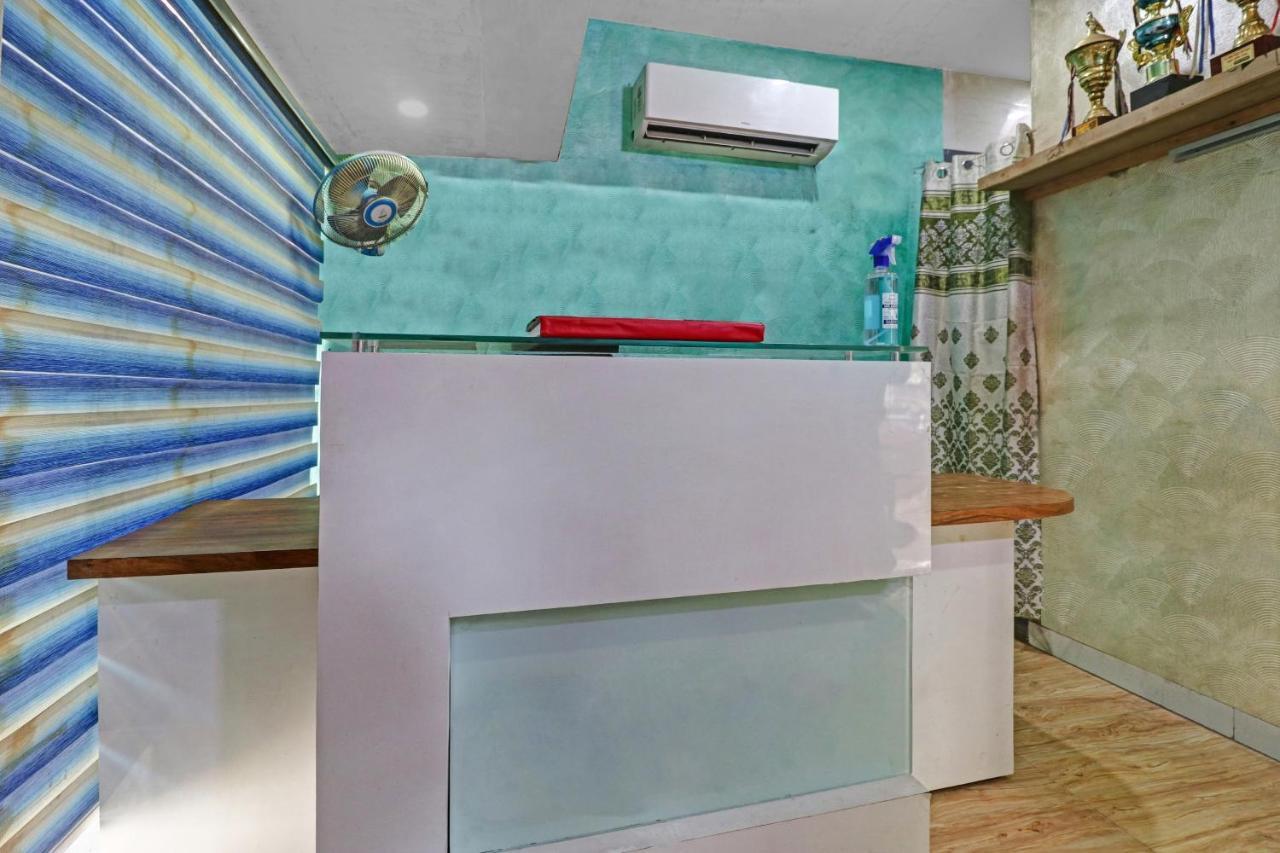 Capital O 86700 Green Valley Hotel New Delhi