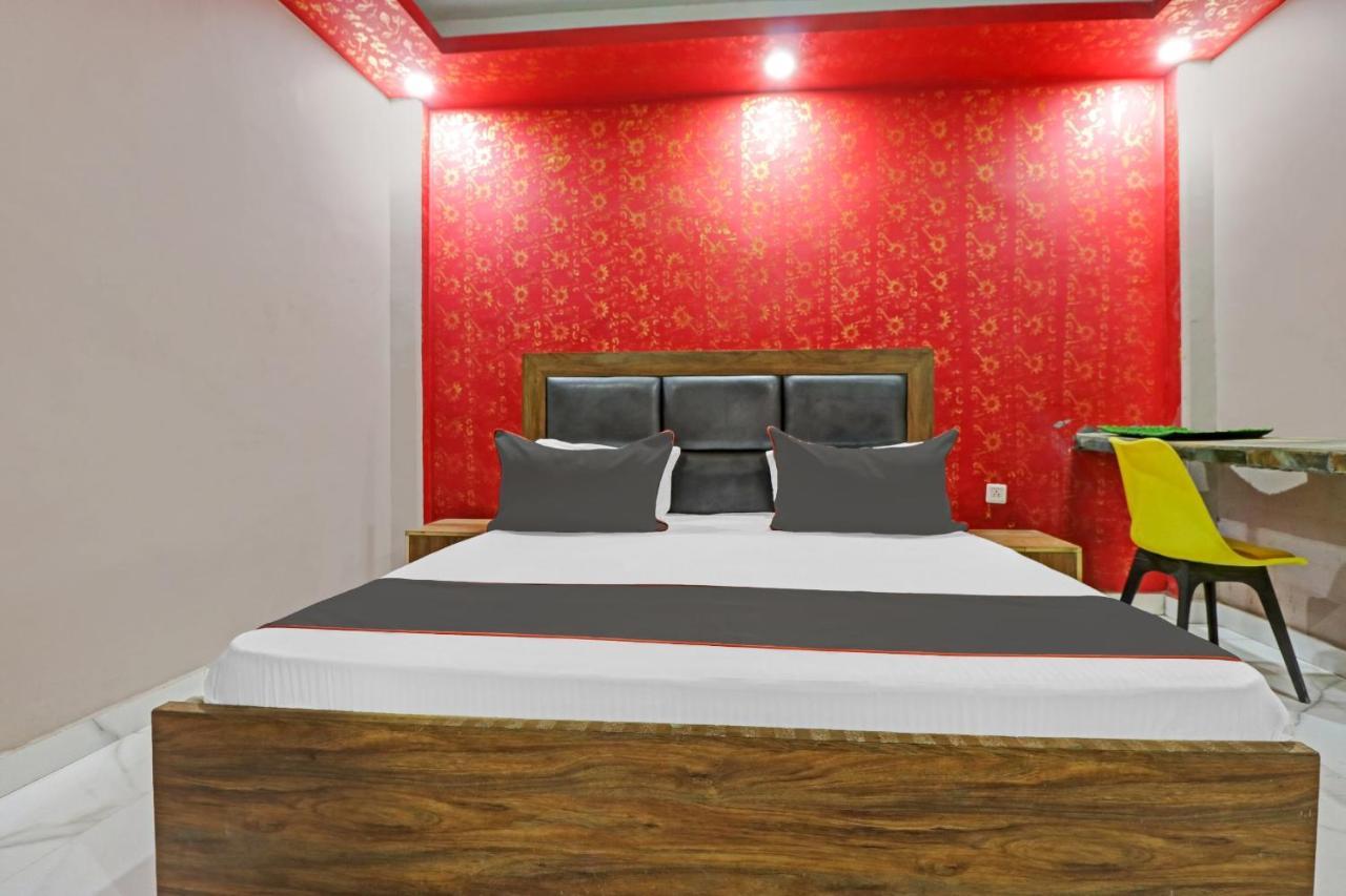 Capital O 86700 Green Valley 3* New Delhi
