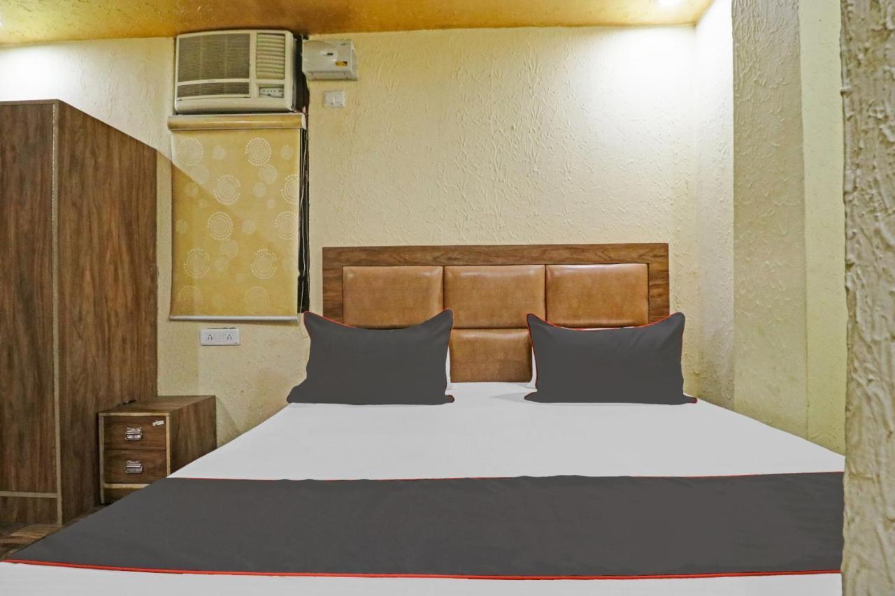 Capital O 86700 Green Valley 3* New Delhi